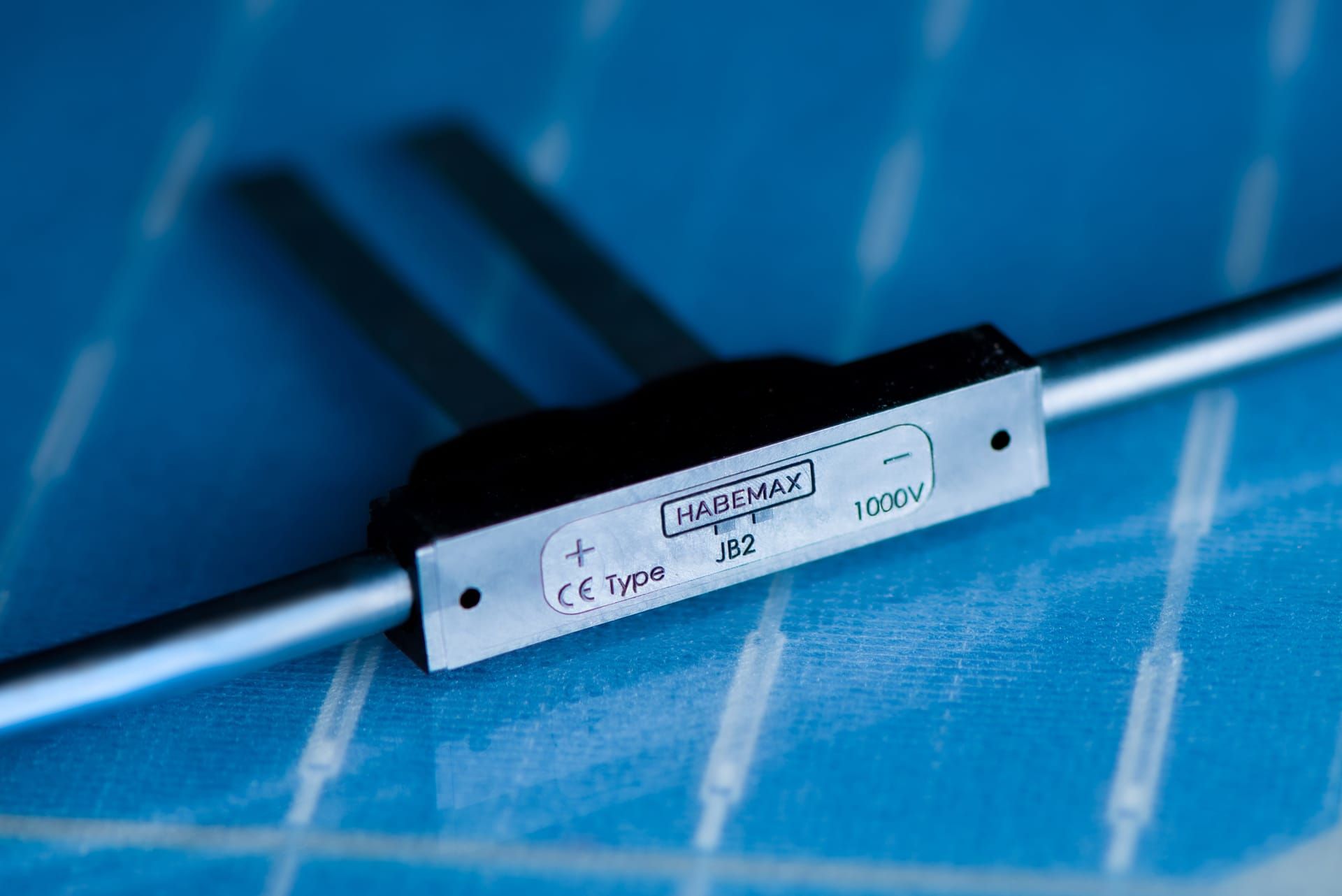 HABEMAX Box JB2 on solar panel